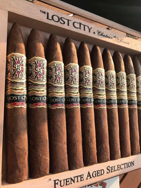 The Opus X The Lost City Piramidescigar