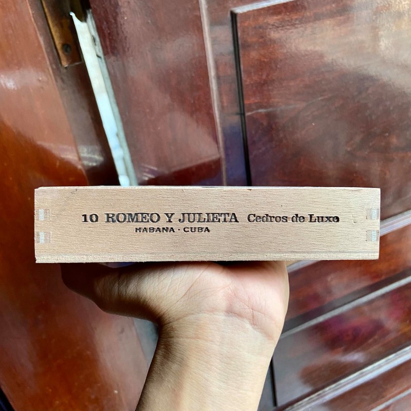 Romeo Y Julieta Cedros De Luxe 1