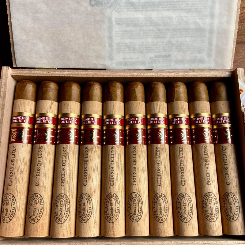 Romeo Y Julieta Cedros De Luxe 4