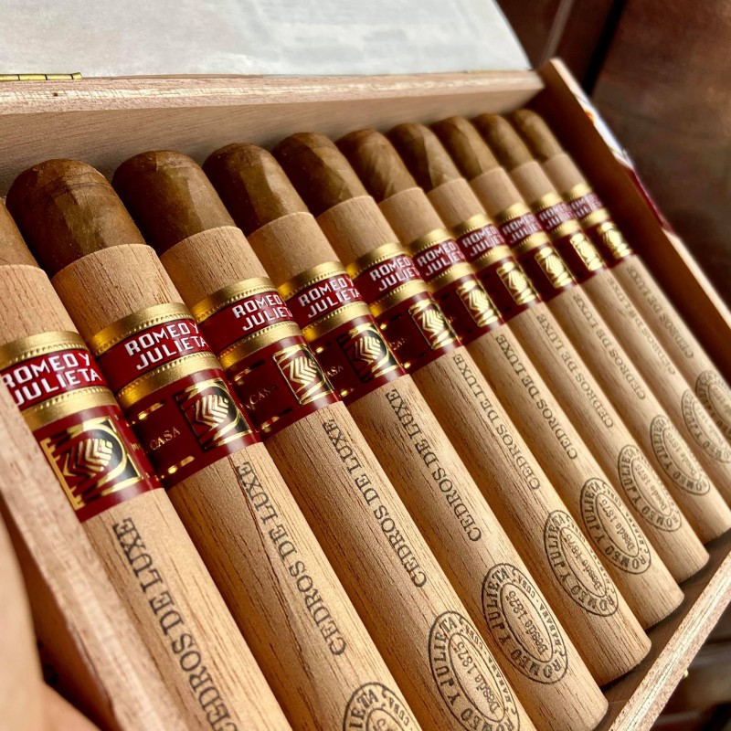 Romeo Y Julieta Cedros De Luxe 6