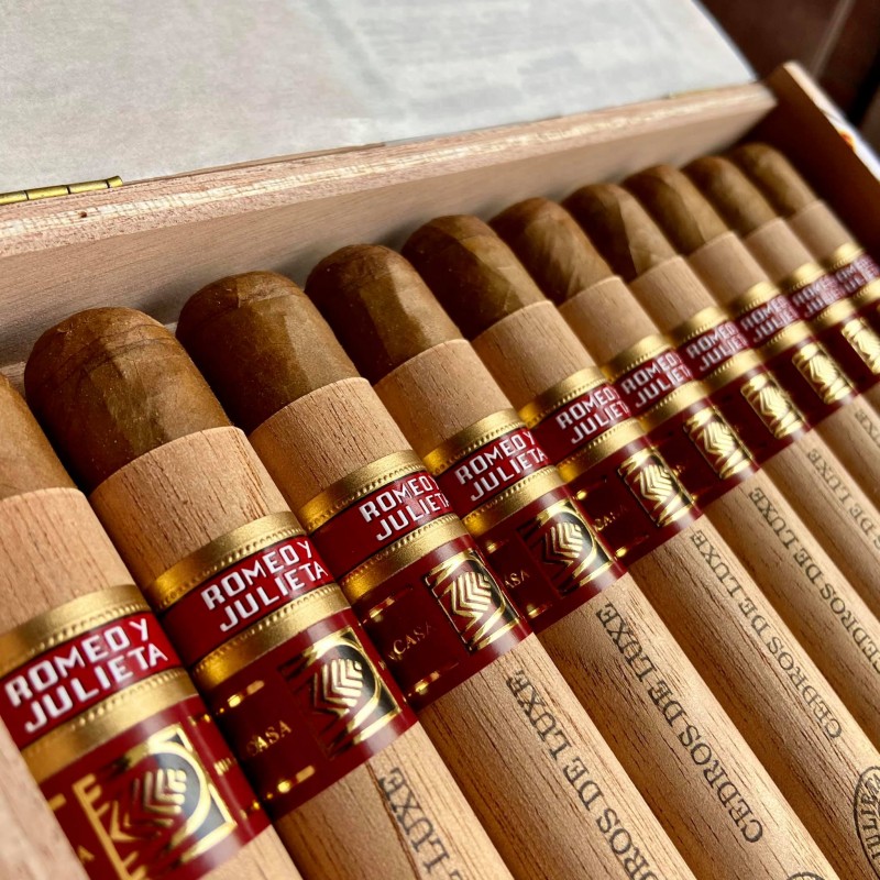 Romeo Y Julieta Cedros De Luxe 7