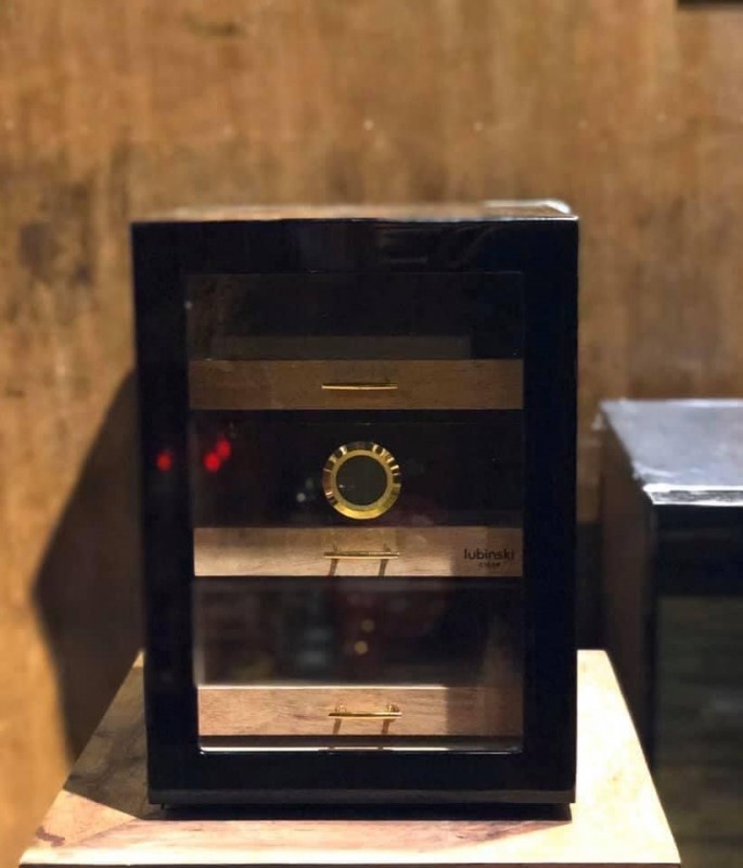 tủ xì gà lubinski YjA 60018